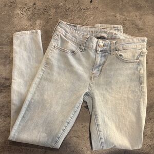 American Eagle Outfitters Women's Light Wash Skinny Jeans